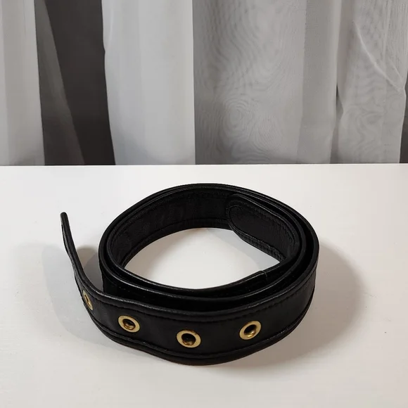 Vintage Coach Legacy Crescent #9718 - Picture 4 of 17